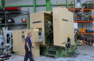 tandwielbewerkingsmachines-liebherr-cnc-6-axis-gearhobber-1521-1