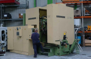 tandwielbewerkingsmachines-liebherr-cnc-6-axis-gearhobber-1521-4