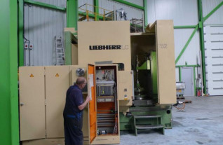 tandwielbewerkingsmachines-liebherr-cnc-6-axis-gearhobber-1521-6