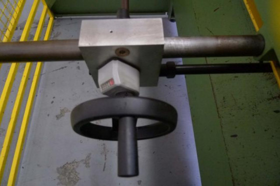 JBS - Electric mech. guillotine - tafelshere