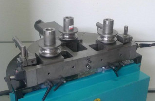 horizontale-buigmachines-arkus-cnc-profile-bender-1445-2
