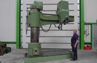 Radial drill machine