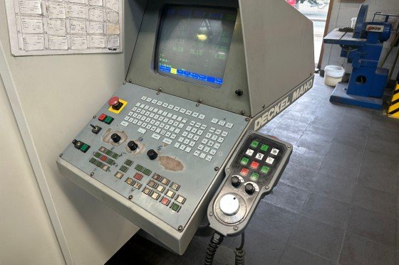 DECKEL MAHO - DMC 70 V