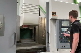 MAZAK VTC 300C - II machiningcenter VMC MACH4METAL 6524 2-2 Mazatrol 640M PC-Fusion