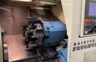 Dainichi F250 MC - 2 CNC Lathe with C-Axis and Fanuc 18i
