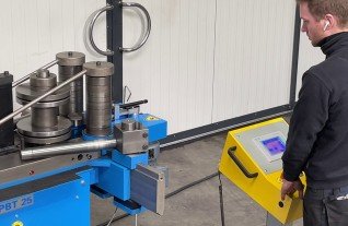 PBT INDUMASCH 25 bending machine biegezentrum PC50 Touchscreen Teach-in MACH4METAL 6371 1-2
