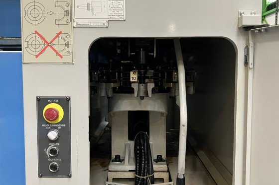 mn ページ MAZAK - AJV-25 / 404N 3-axis CNC machine (VMC) used | Mach4Metal