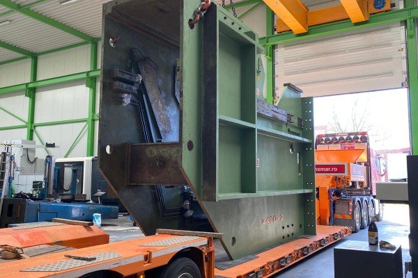 Loading Flanging machine 58.000 Kg ROMANIA