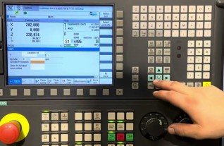 Doosan LYNX 220 LYC live driven tools MACH4METAL 2-4