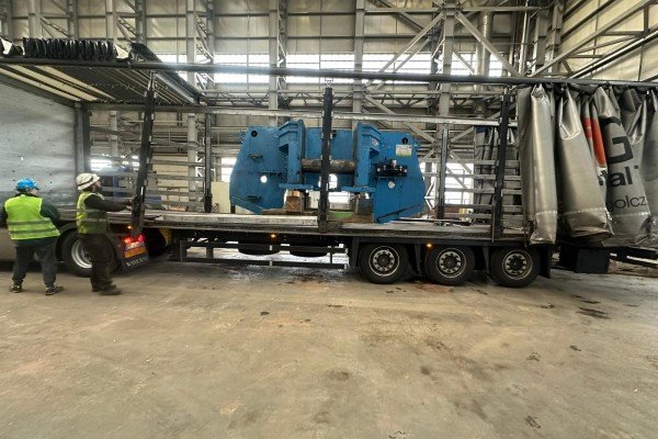 Loading Sertom plate rolls 4000 x 160 mm with 322 Ton to Belgium