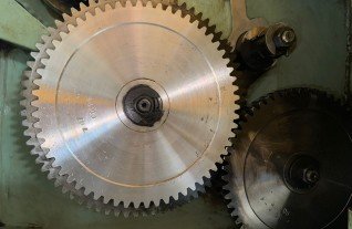 Spindle drive pulleys and gears back sidxe machine (2).jpg