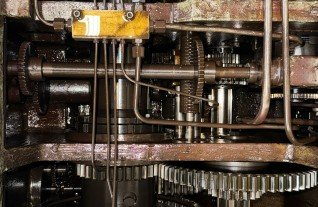 Gears inside headstock (3).jpg