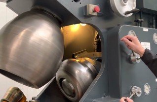 Boldrini RIBO 18 HY flanging dishing machine boerdelmaschine dished head manufacturing MACH4METAL 2