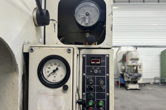 WMW Zeulenroda - PYE 25 S1M Hydraulic press used | Mach4Metal