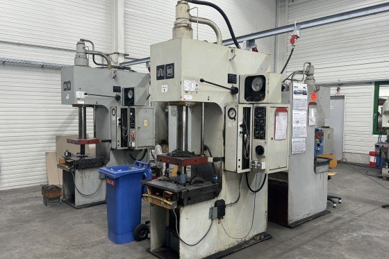 WMW Zeulenroda - PYE 25 S1M Hydraulic press used | Mach4Metal
