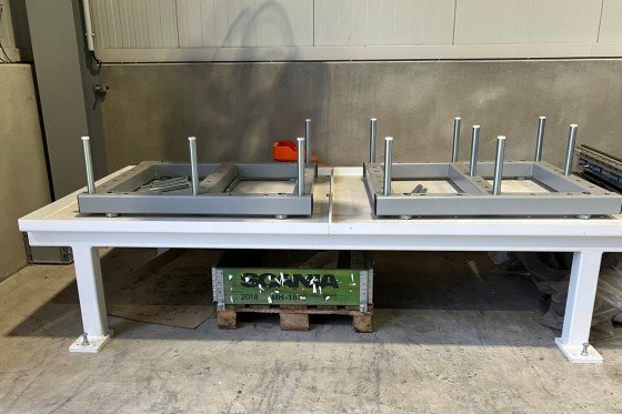 STOPA - UNPACKING TABLE