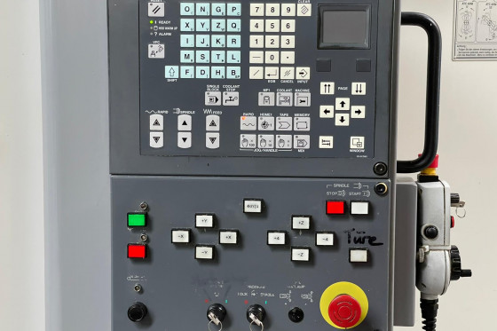 MAZAK - VTC 300 - II 3-axis CNC machine (VMC) used | Mach4Metal
