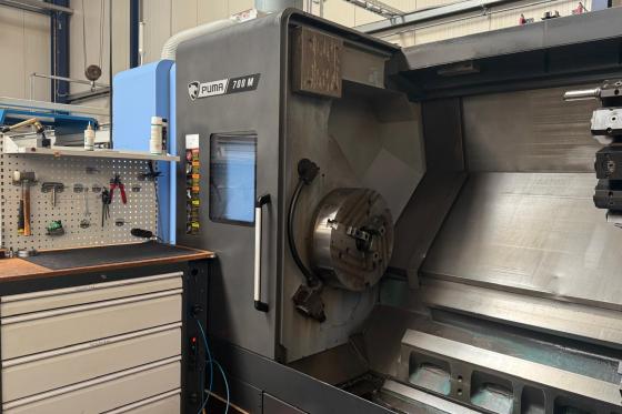 DOOSAN - PUMA 700 M