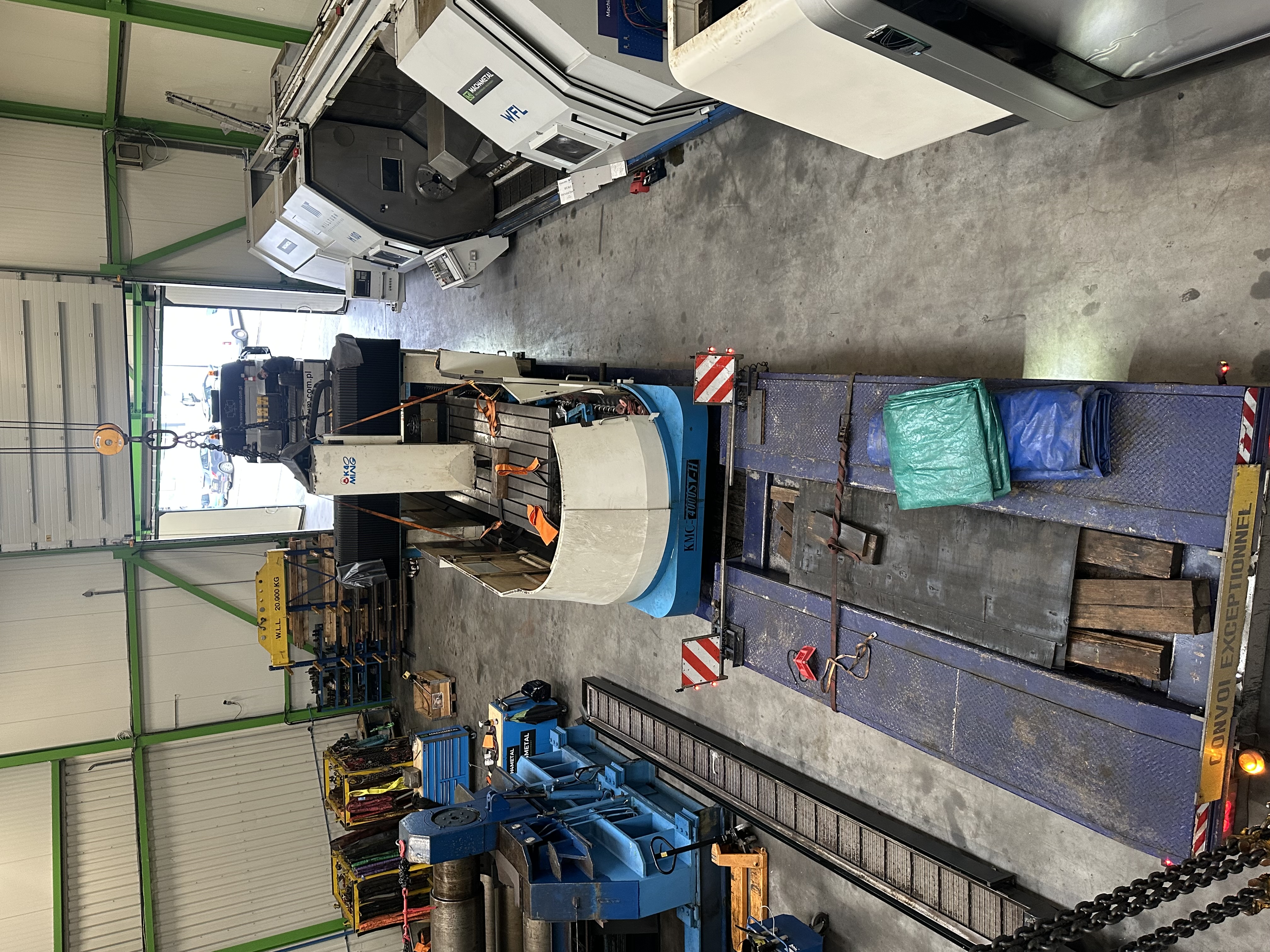 Precision delivery of a KAO MING KMC 4000SV-H portal milling machine ...