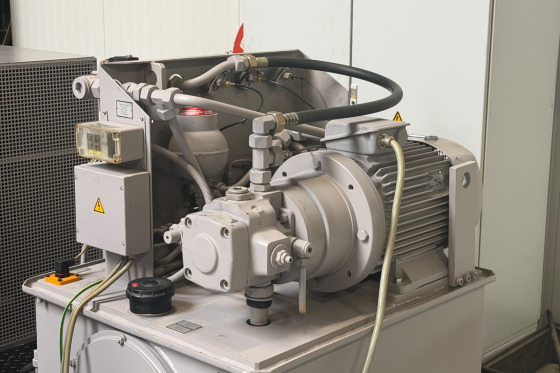 LEIFELD - PNC 750