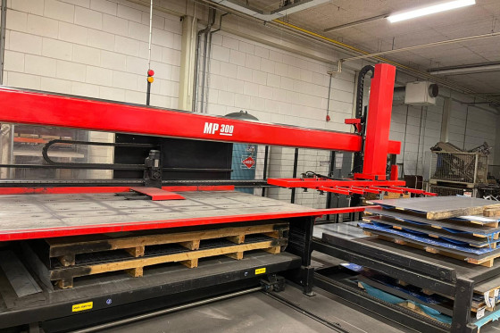 AMADA - LC 2415 A3