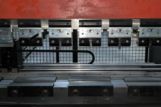 AMADA - HFBO 220-4