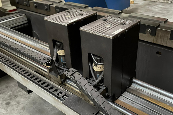 AMADA - HFBO 220-4