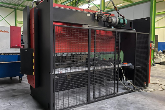 AMADA - HFBO 220-4