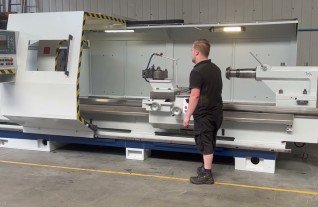 Weiler E-90 CNC Lathe x 3000 mm spindle bore 260 mm Siemens Sinumrik 805 MACH4METAL 1-2 7054